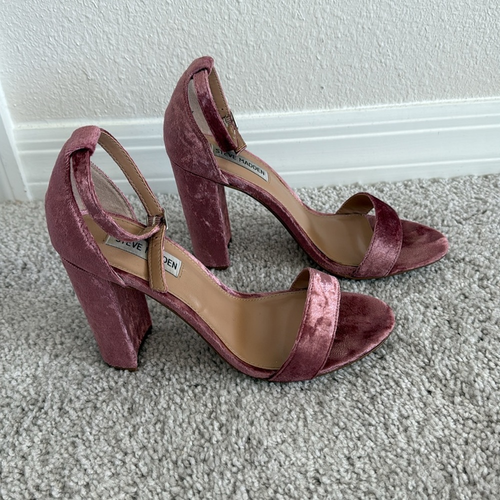 Steve Madden Carrson Pink Velvet Women's Heels - Picture 4 of 8